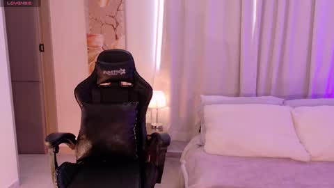 ANABEL WOLF  online show from 06/15/26, 03:25