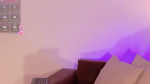 ANABEL WOLF  online show from 06/17/26, 04:08
