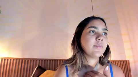 Snapshot of anaelle_bardin chatting on 03/26/26, 12:00 Anna online show from 03/26/26, 12:00