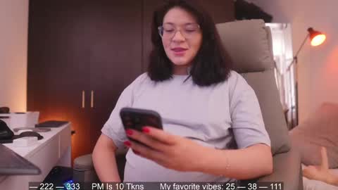 Snapshot of anah_ chatting on 04/10/26, 10:47 IG Soyanah online show from 04/10/26, 10:47