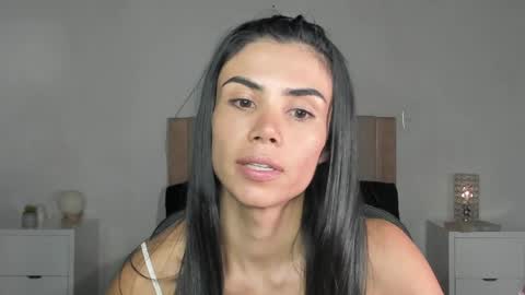 Snapshot of anahenao chatting on 03/27/26, 01:55 Ana Henao or Annie... Follow me ahenaocb Insta X online show from 03/27/26, 01:55