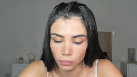 Snapshot of anahenao chatting on 03/29/26, 10:43 Ana Henao or Annie... Follow me ahenaocb Insta X online show from 03/29/26, 10:43