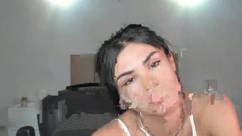 Snapshot of anahenao chatting on 04/04/26, 11:13 Ana Henao or Annie... Follow me ahenaocb Insta X online show from 04/04/26, 11:13