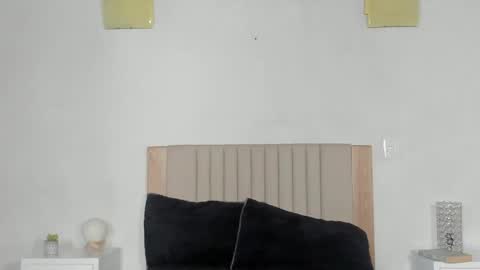 Snapshot of anahenao chatting on 04/12/26, 01:38 Ana Henao or Annie... Follow me ahenaocb Insta X online show from 04/12/26, 01:38
