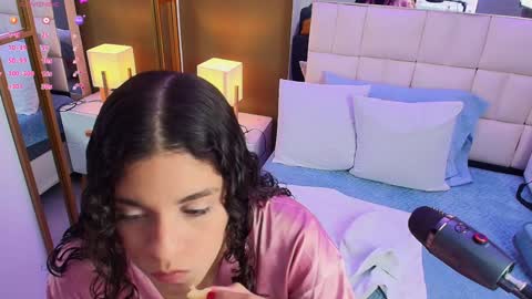 Anahi  online show from 02/06/25, 07:51