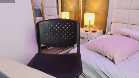 Anahi  online show from 10/20/25, 08:42