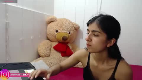 Snapshot of anahibrowns95 chatting on 10/21/25, 07:36 Anahi Browns online show from 10/21/25, 07:36