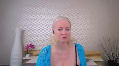 Snapshot of anaisjanson chatting on 11/18/25, 05:01 Anais Janson online show from 11/18/25, 05:01