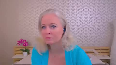 Snapshot of anaisjanson chatting on 04/05/26, 03:36 Anais Janson online show from 04/05/26, 03:36