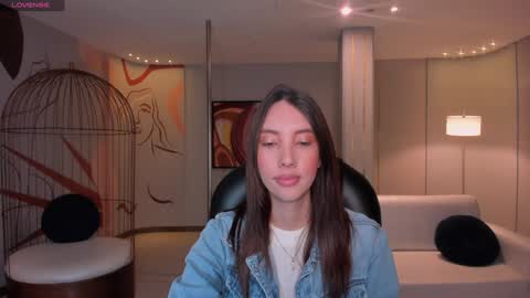 Snapshot of anaisnin1 chatting on 01/08/25, 12:05 Anais Nin online show from 01/08/25, 12:05