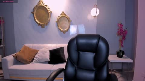 Snapshot of anaisnin1 chatting on 03/06/25, 11:36 Anais Nin online show from 03/06/25, 11:36