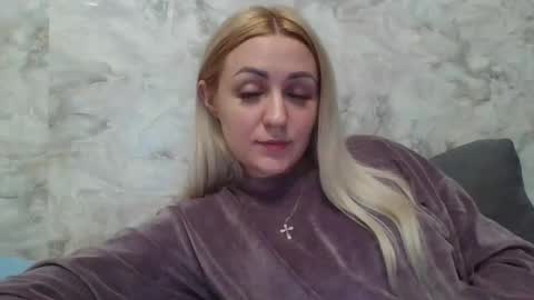 analqueen2024 online show from 10/18/25, 02:03