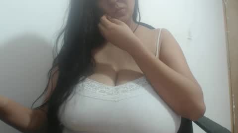 Snapshot of analy_hot chatting on 03/04/26, 02:06 analy_hot online show from 03/04/26, 02:06