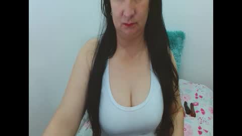 Snapshot of anamaria288 chatting on 05/19/26, 12:00 anamaria288 online show from 05/19/26, 12:00