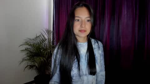 Snapshot of anamarieh chatting on 01/15/25, 04:43 Ann online show from 01/15/25, 04:43