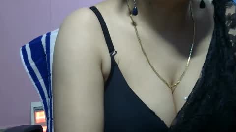 Snapshot of anamika794088 chatting on 12/17/24, 04:11 anamika794088 online show from 12/17/24, 04:11