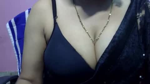 Snapshot of anamika794088 chatting on 09/13/25, 11:43 anamika794088 online show from 09/13/25, 11:43