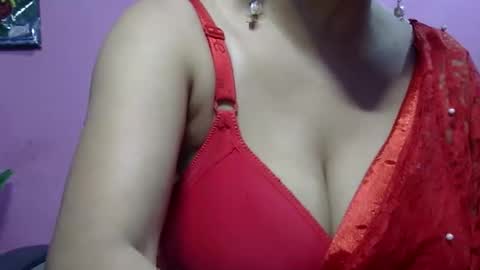Snapshot of anamika794088 chatting on 10/15/25, 11:43 anamika794088 online show from 10/15/25, 11:43