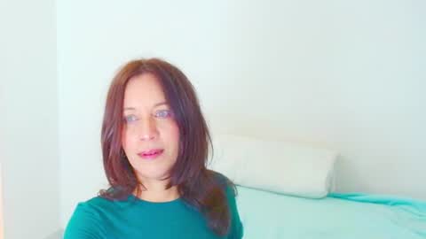anapereira12 online show from 06/19/26, 10:02