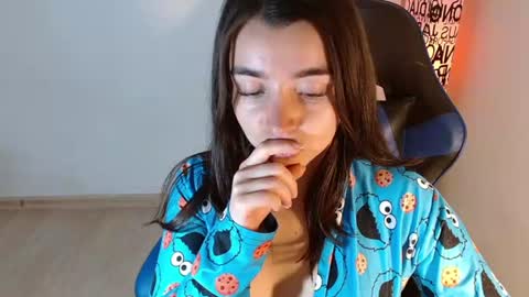 ana 3 online show from 06/15/26, 02:03