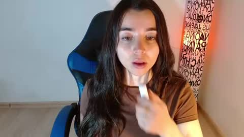 ana 3 online show from 06/18/26, 02:34