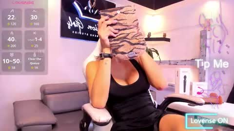 ana online show from 10/15/25, 01:11