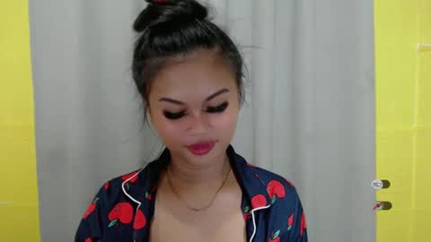 Snapshot of anaruru_ chatting on 12/29/24, 05:01 ANA online show from 12/29/24, 05:01