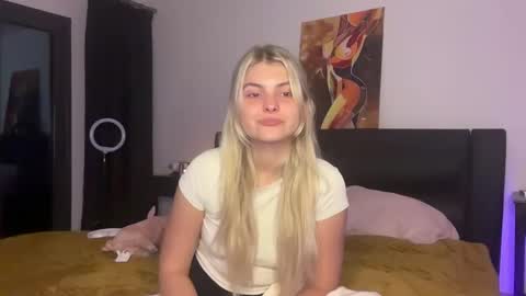 Snapshot of anasova chatting on 11/06/25, 09:05 Ana online show from 11/06/25, 09:05