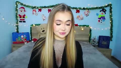 Snapshot of anastacyyellig chatting on 12/26/24, 08:00 anastacyyellig online show from 12/26/24, 08:00