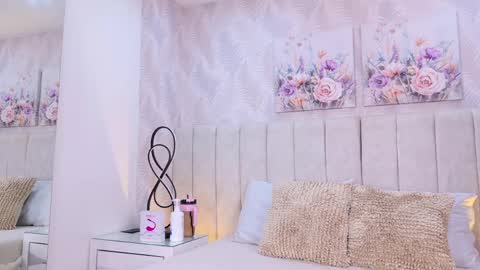 Snapshot of anastasia_steelegb chatting on 05/06/26, 11:37 Mia online show from 05/06/26, 11:37