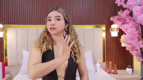 Snapshot of anastasia_steelegb chatting on 07/21/26, 12:29 Mia online show from 07/21/26, 12:29