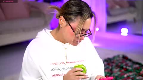 AnastasyaNoir online show from 12/17/25, 05:46