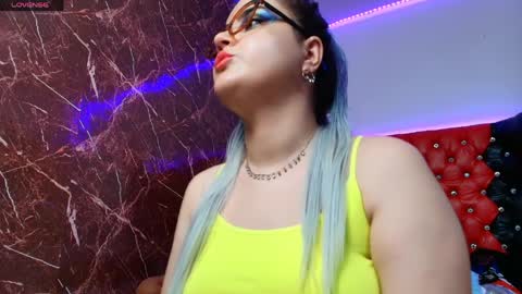 Snapshot of anasunshine chatting on 04/08/26, 01:11 Ana online show from 04/08/26, 01:11