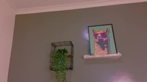 Kendra  online show from 10/17/25, 10:18