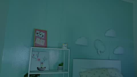 Kendra  online show from 10/27/25, 10:19