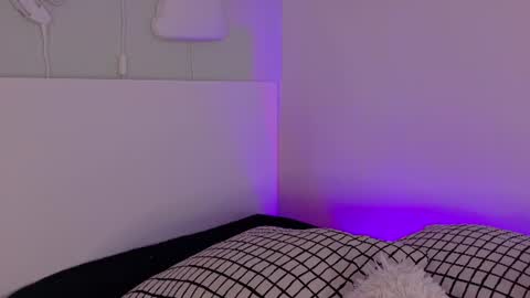Kendra  online show from 07/06/26, 09:06