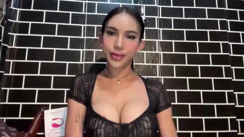 Snapshot of anawalters chatting on 11/10/25, 10:47 anawalters online show from 11/10/25, 10:47