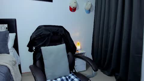 Snapshot of ander_012 chatting on 06/23/26, 03:15 Ander Arias online show from 06/23/26, 03:15