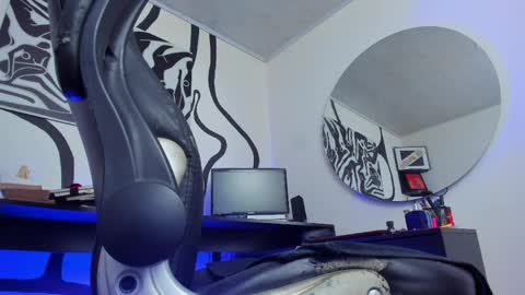 Andrs   -                   online show from 04/28/26, 02:27