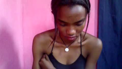 Snapshot of andohh237973 chatting on 10/17/25, 05:32 andohh237973 online show from 10/17/25, 05:32