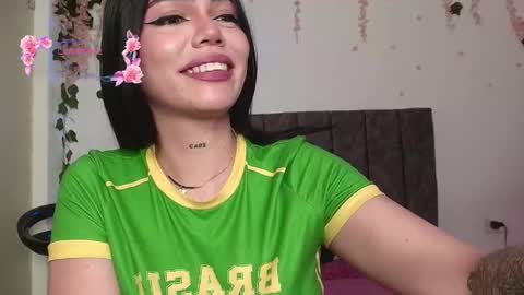 Andra de la Rosse online show from 05/13/26, 06:38