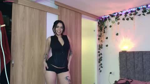 Andra de la Rosse online show from 05/23/26, 05:17