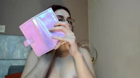 Andra Cyrus online show from 12/05/25, 11:41