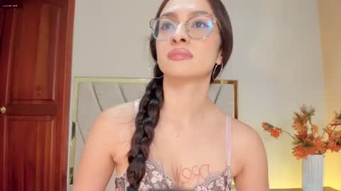 Snapshot of andracyruss chatting on 06/14/26, 02:30 Andra Cyrus online show from 06/14/26, 02:30