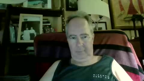 Snapshot of andre6045 chatting on 10/05/25, 09:45 andre6045 online show from 10/05/25, 09:45