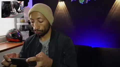 Snapshot of andre_boulleau chatting on 02/06/25, 05:40 Andre online show from 02/06/25, 05:40