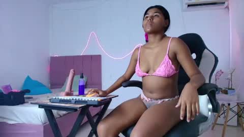 andre_lezcano online show from 06/24/26, 03:11