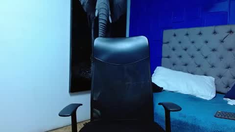 Snapshot of andre_parker chatting on 02/05/25, 02:51 Andre Parker online show from 02/05/25, 02:51