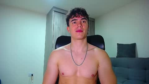 Snapshot of andre_parker chatting on 06/03/26, 12:57 Andre Parker online show from 06/03/26, 12:57