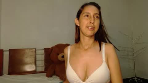 Snapshot of andre_sky_ chatting on 03/31/26, 06:30 A l e online show from 03/31/26, 06:30